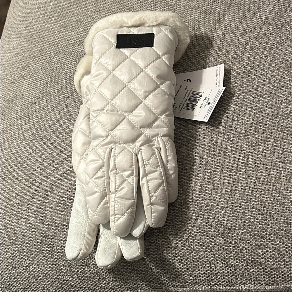 UGG Quilted Cream Gloves